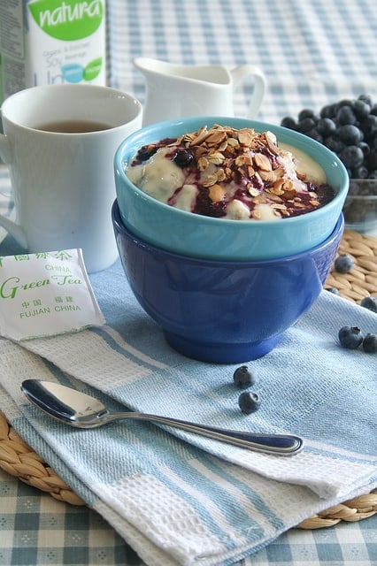 Blueberry Cobbler Oatmeal (and other oatmeal ideas)