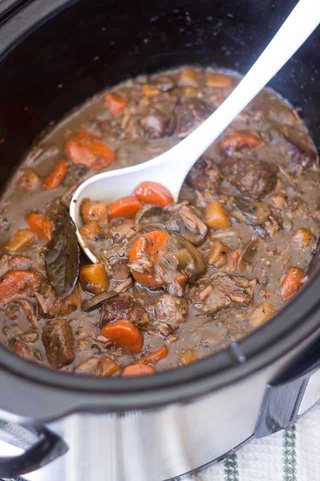 Squeaky Clean Slow Cooker Beef Bourgignon | thehealthyfoodie.com