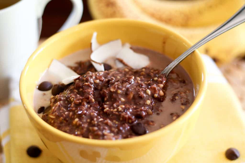 Chocolate and Banana Overnight Oats | thehealthyfoodie.com