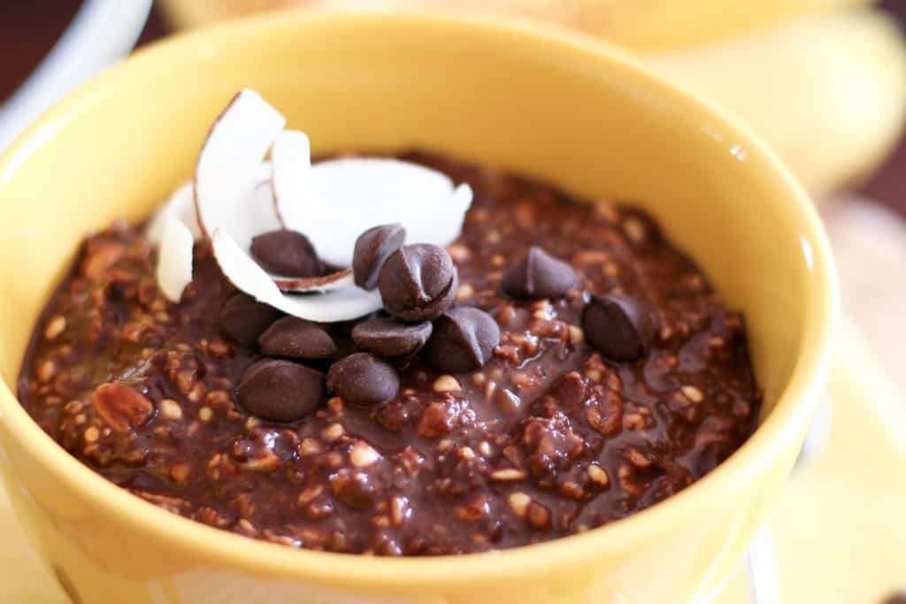 Chocolate and Banana Overnight Oats | thehealthyfoodie.com