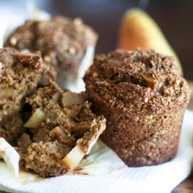 Healthy Fresh Pear and Dried Figs Bran Muffins