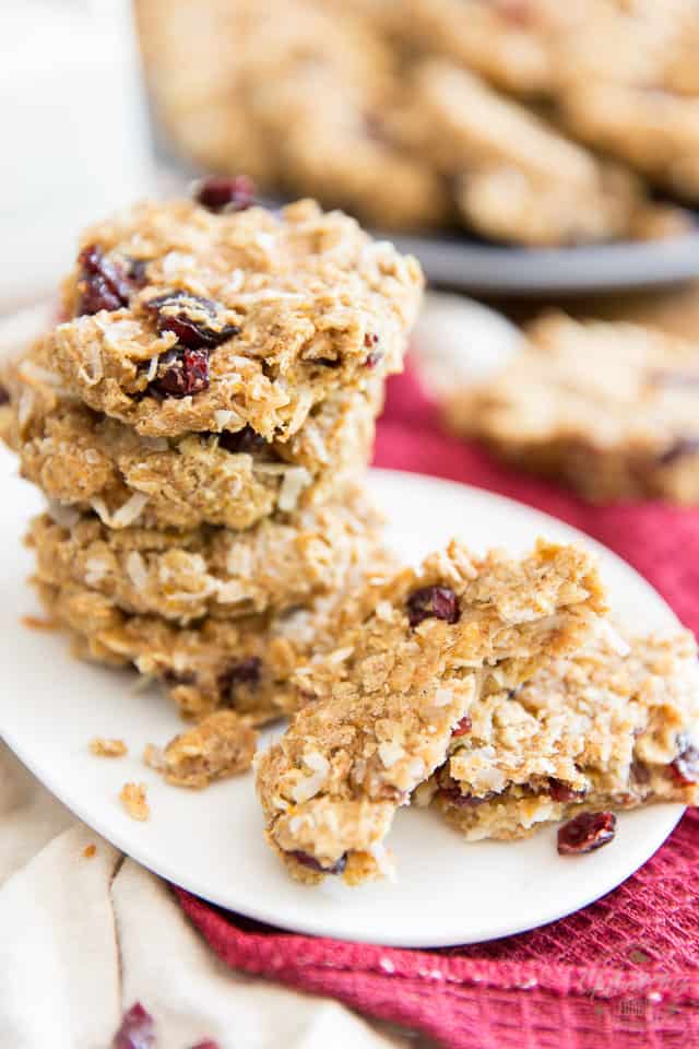 Free of refined sugar, made with nothing but wholesome ingredients, these Soft and Chewy Cranberry Orange Oatmeal Cookies are so crazy healthy and good for you, they might as well be seen as portable oatmeal. They make for a great snack for kids and adults alike!