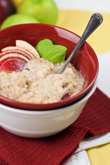 Fluffy Apple Cinnamon Egg White Oatmeal | by Sonia! The Healthy Foodie