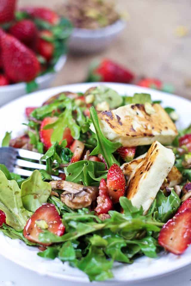 Strawberry Arugula and Grilled Halloumi Salad | by Sonia! The Healthy FoodieStrawberry Arugula and Grilled Halloumi Salad | by Sonia! The Healthy Foodie