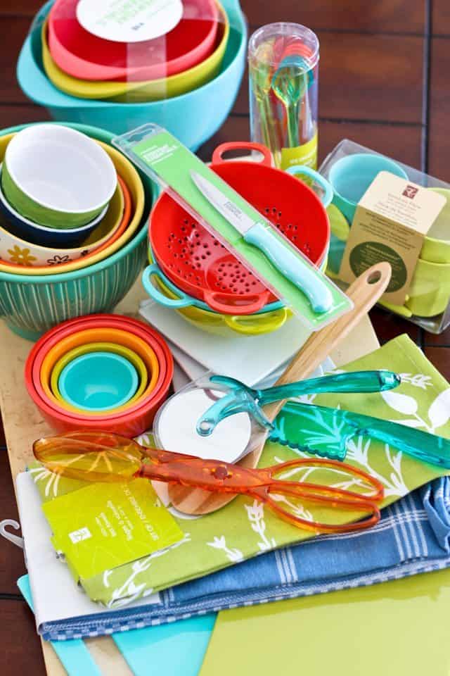 Costco's Colorful Melamine Bowl Set Is A Total Steal