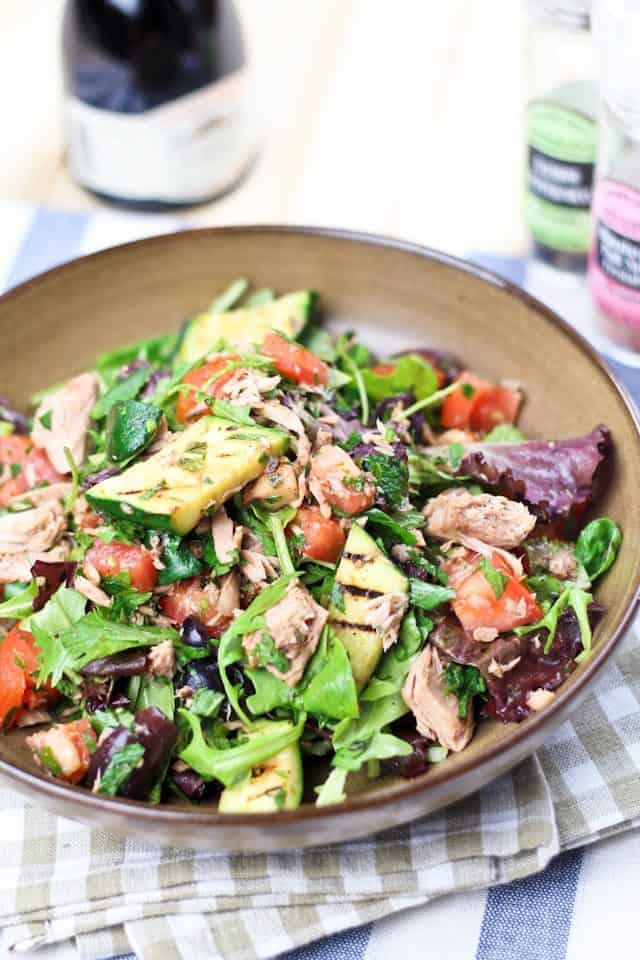 Tuna and Grilled Zucchini Salad | thehealthyfoodie.com