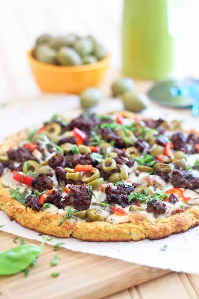 Cauliflower Crust Pizza | thehealthyfoodie.com