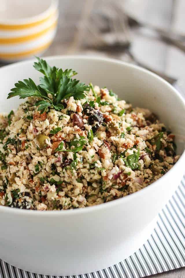 Almond and Olive Faux Bulgur Salad | thehealthyfoodie.com