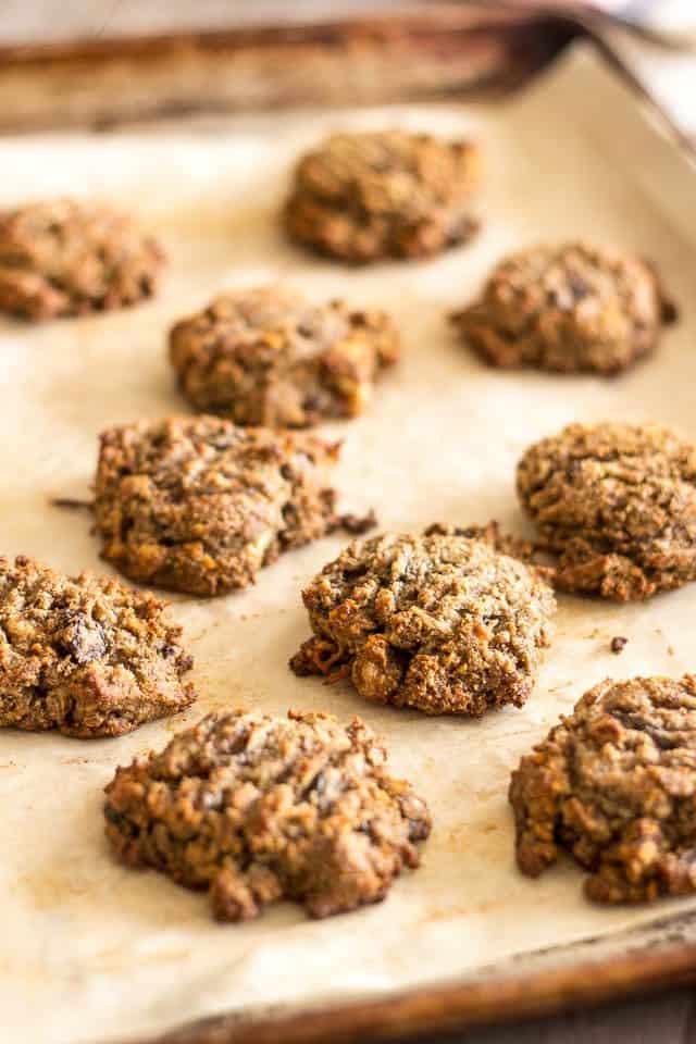 N'Oatmeal Cookies - The Paleo Response to Oatmeal Cookies