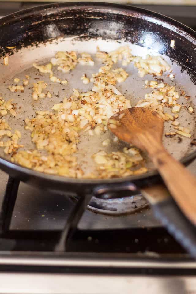 Almond Coconut Cauliflower Rice | www.thehealthyfoodie.com