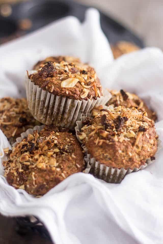 Paleo Banana Walnut Muffins | www.thehealthyfoodie.com