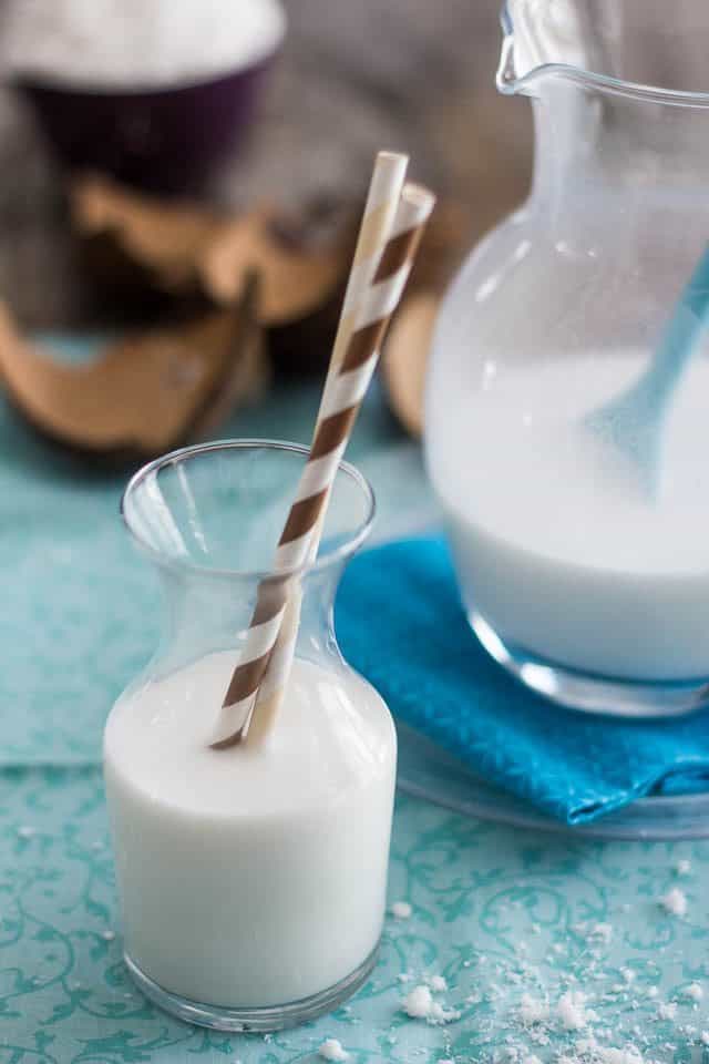 Homemade Coconut Milk | www.thehealthyfoodie.com