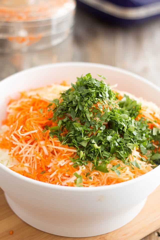 Squeaky Clean Coleslaw | www.thehealthyfoodie.com