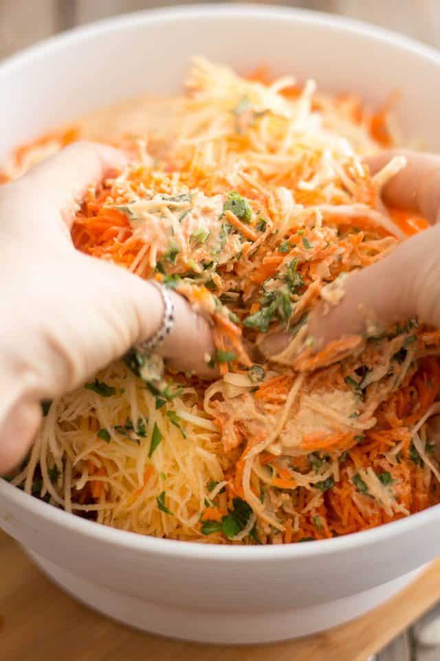 Squeaky Clean Coleslaw | www.thehealthyfoodie.com