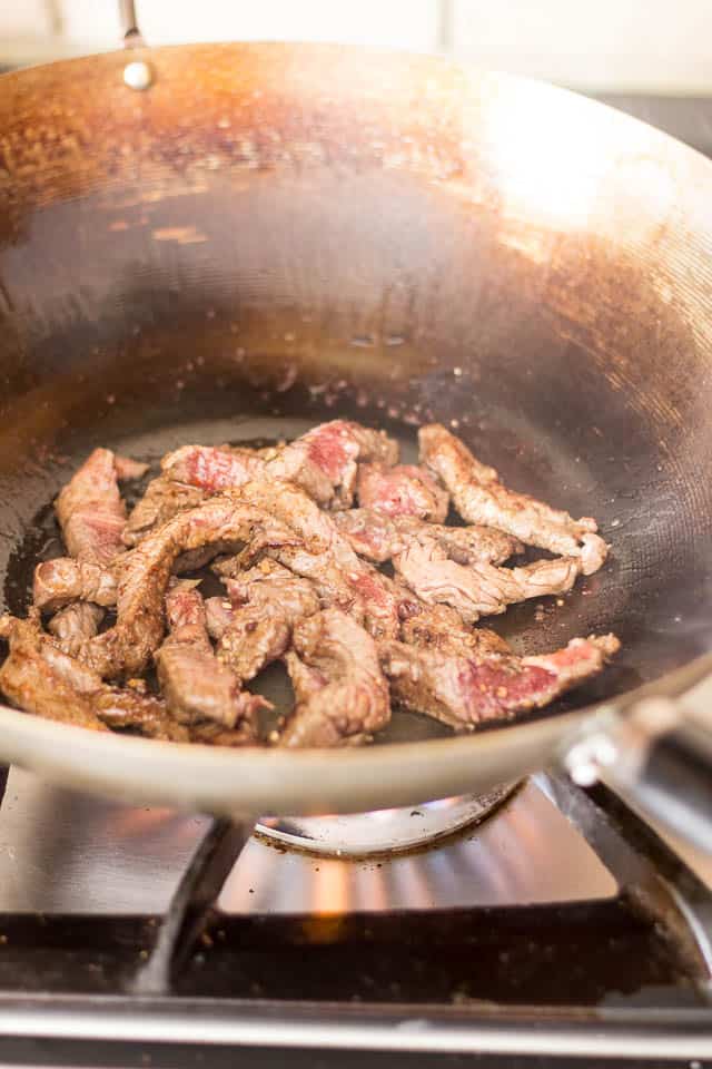 Ginger Cashew Beef Stir-Fry | www.thehealthyfoodie.com