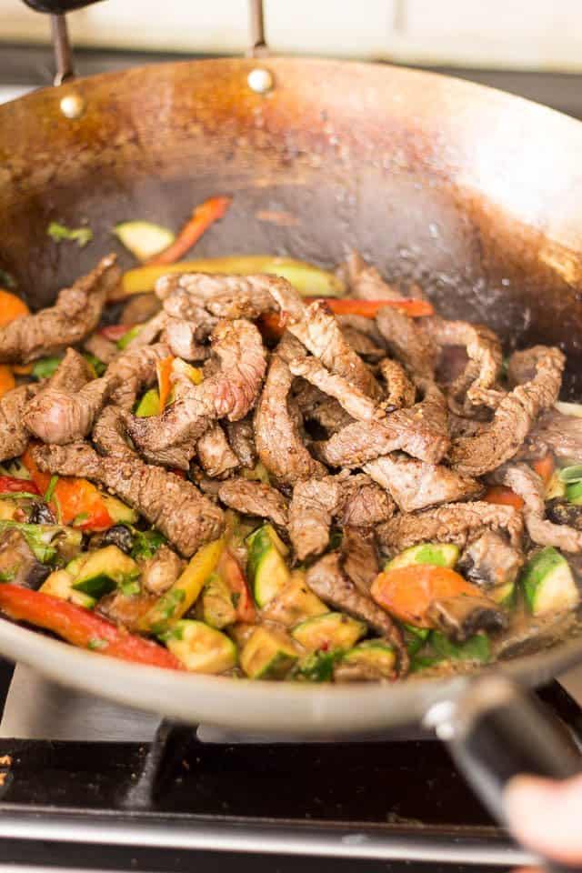 Ginger Cashew Beef Stir-Fry | www.thehealthyfoodie.com