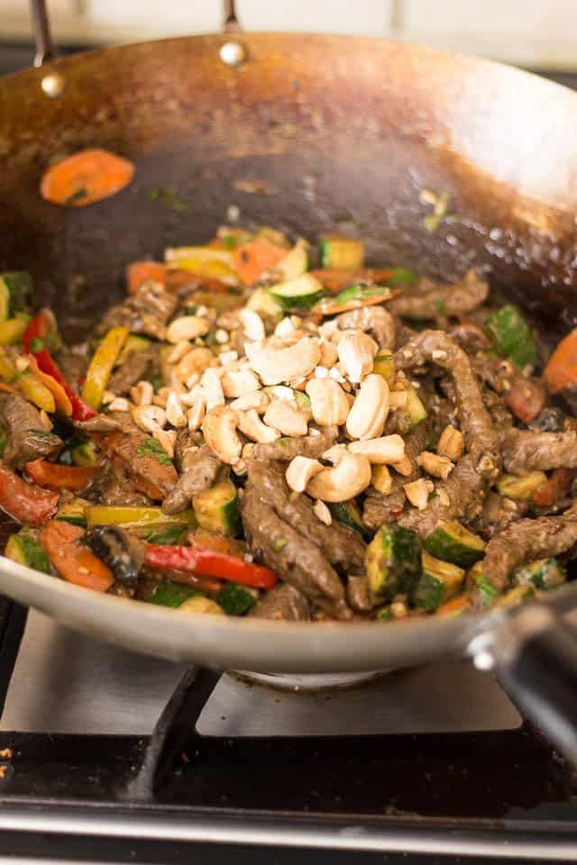 Ginger Cashew Beef Stir-Fry | www.thehealthyfoodie.com