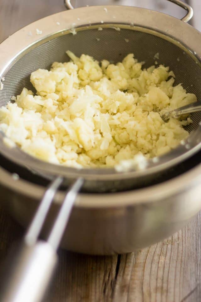 Creamy Cauliflower Fritters | thehealthyfoodie.com