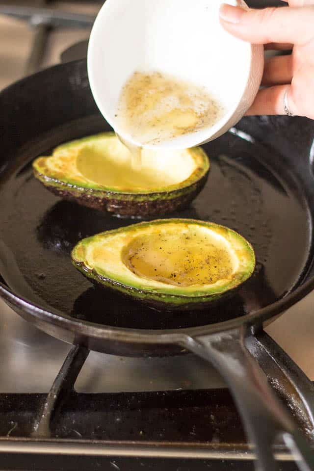 Eggs in Avocado Boat | thehealthyfoodie.com