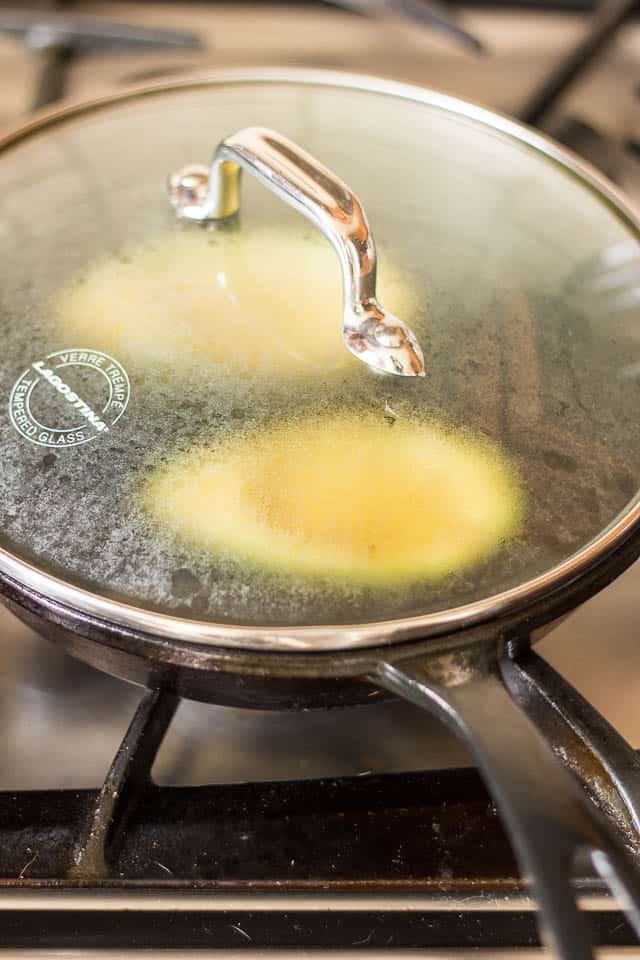 Eggs in Avocado Boat | thehealthyfoodie.com