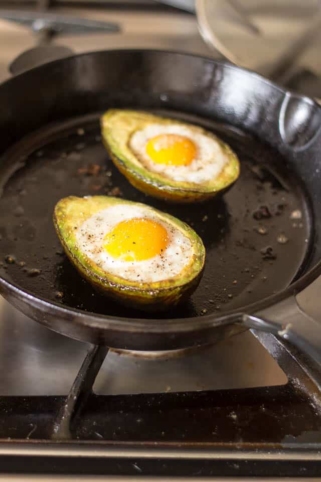 Eggs in Avocado Boat | thehealthyfoodie.com