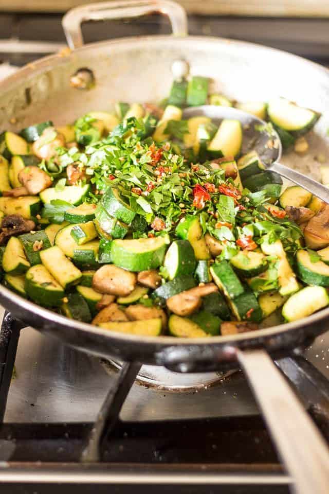 Sauteed Zucchini and Mushrooms | thehealthyfoodie.com