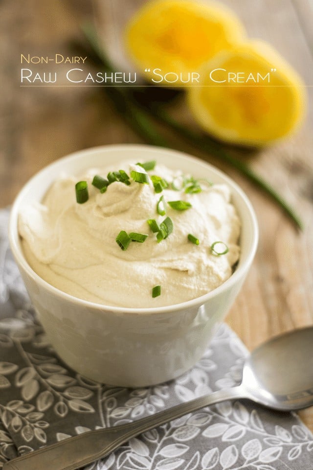 Non Dairy Sour Cream | thehealthyfoodie.com