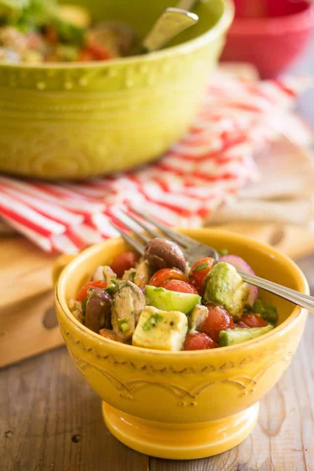 Quick Tomato Cucumber Salad | thehealthyfoodie.com