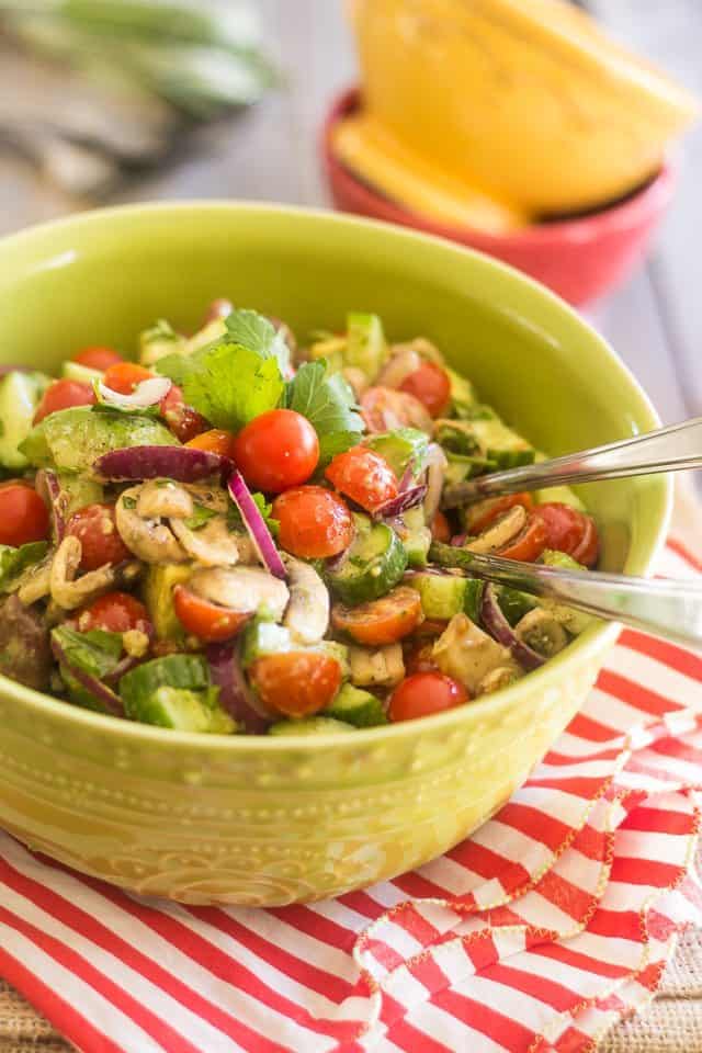 Quick Tomato Cucumber Salad | thehealthyfoodie.com
