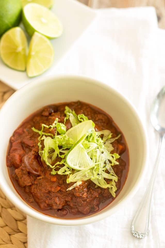 Beanless Chili | thehealthyfoodie.com