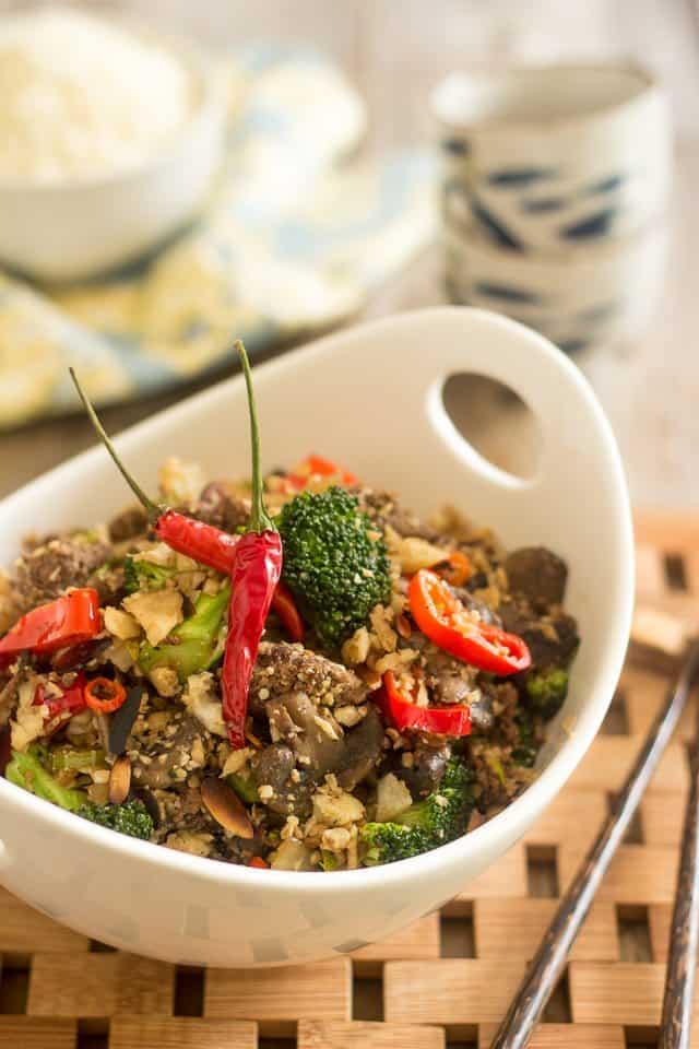 Beef and Broccoli Cauli-Rice | thehealthyfoodie.com