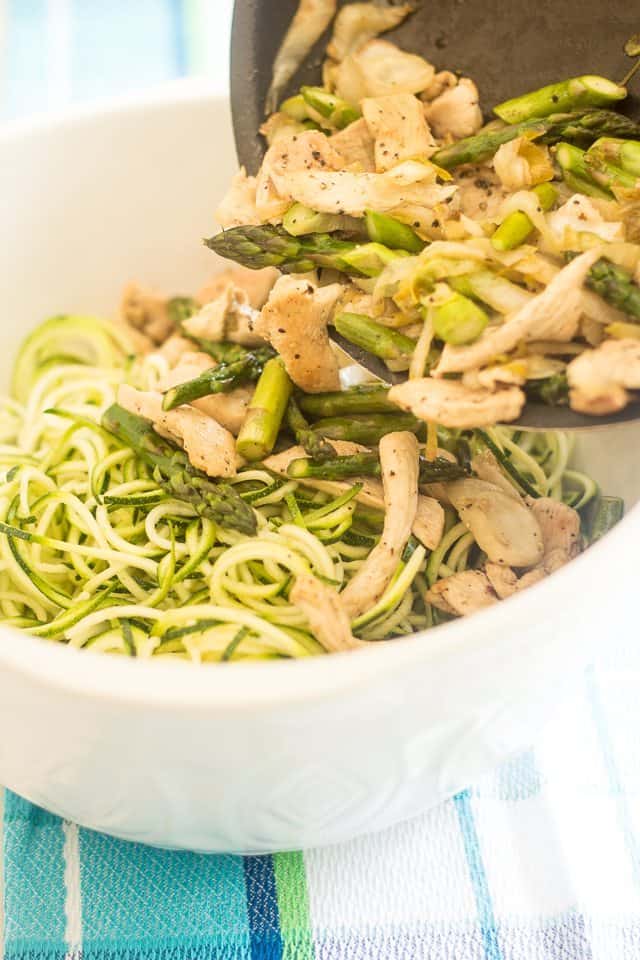 Creamy Avocado Pasta | thehealthyfoodie.com