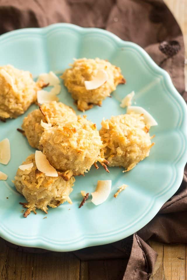 Fresh Coconut Macaroons | thehealthyfoodie.com