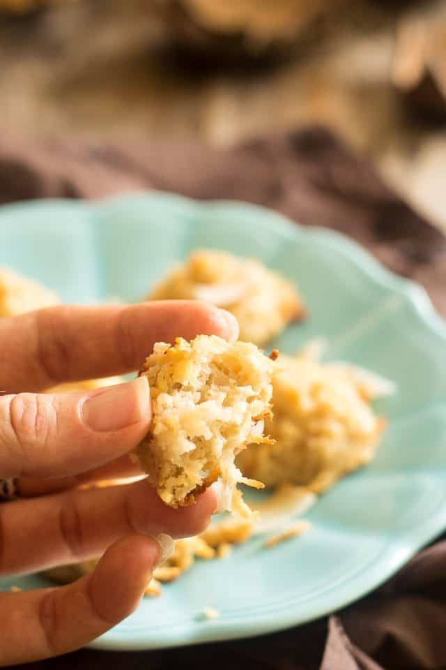 Fresh Coconut Macaroons | thehealthyfoodie.com