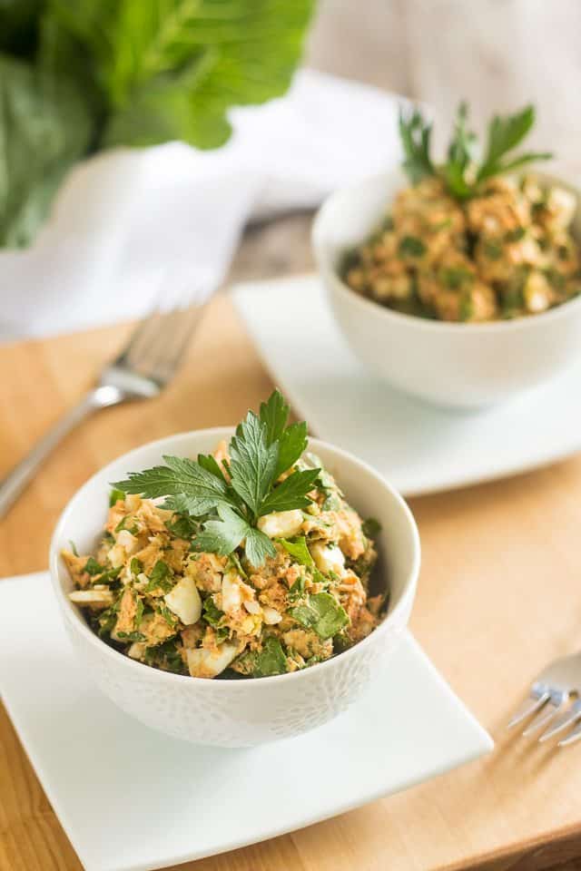 Salmon Avocado Salad | thehealthyfoodie.com