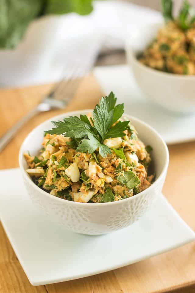 Salmon Avocado Salad | thehealthyfoodie.com