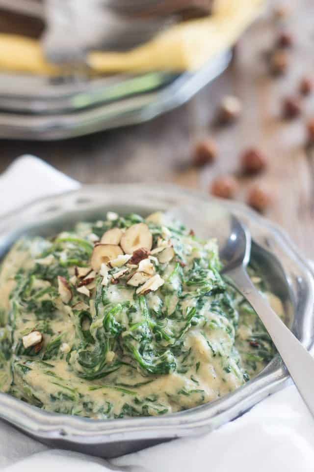 Paleo Creamed Spinach | thehealthyfoodie.com
