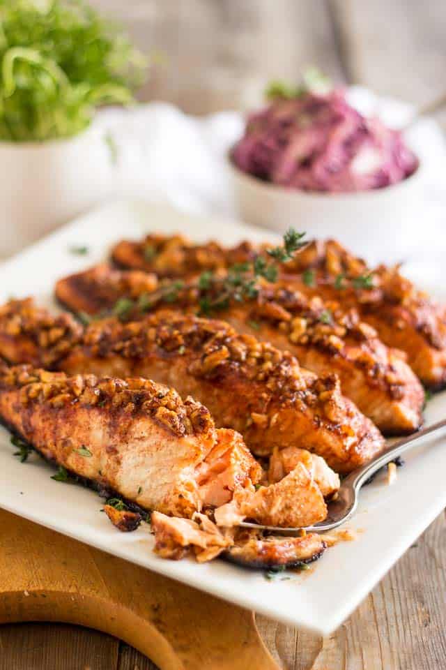 Maple Walnut Crusted Salmon |thehealthyfoodie.com