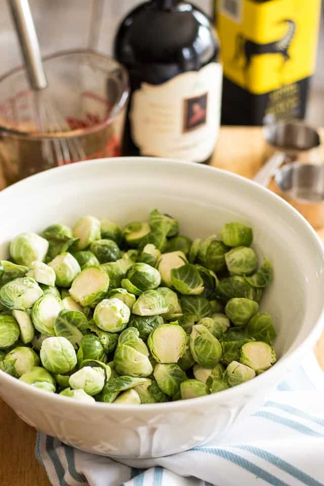 Balsamic Glazed Oven Roasted Brussels Sprouts | thehealthyfoodie.com