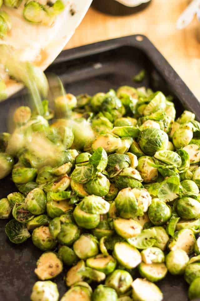Balsamic Glazed Oven Roasted Brussels Sprouts | thehealthyfoodie.com