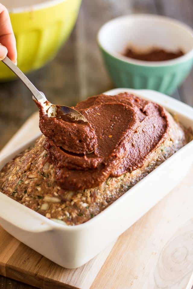 Classic Meatloaf | thehealthyfoodie.com