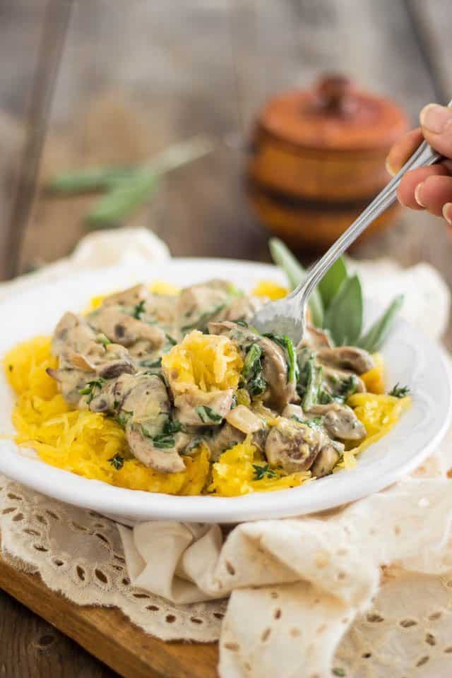 Creamy Mushroom Sauce over Spaghetti Squash | thehealthyfoodie.com