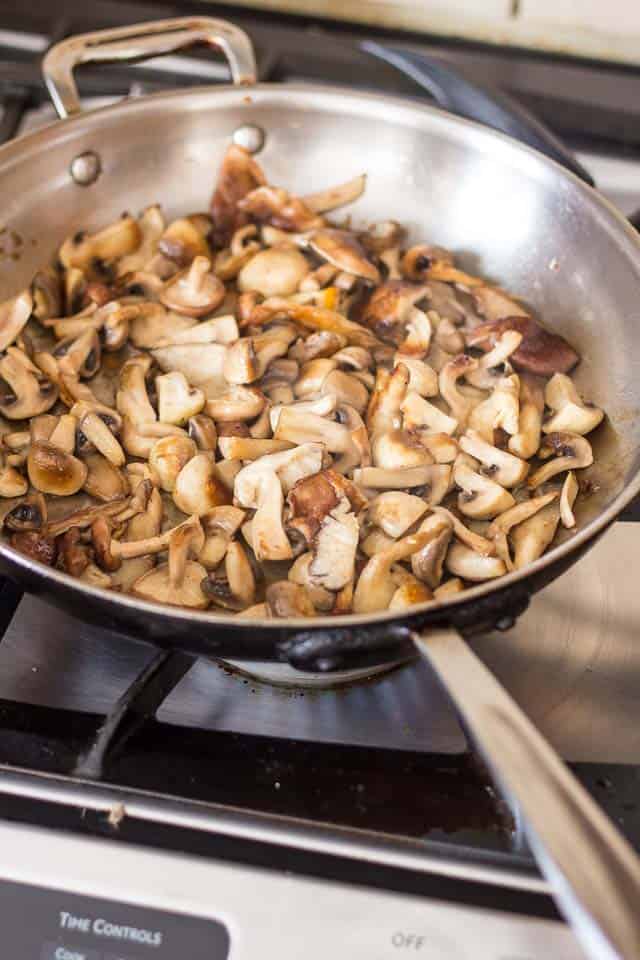 Creamy Mushroom Sauce over Spaghetti Squash | thehealthyfoodie.com