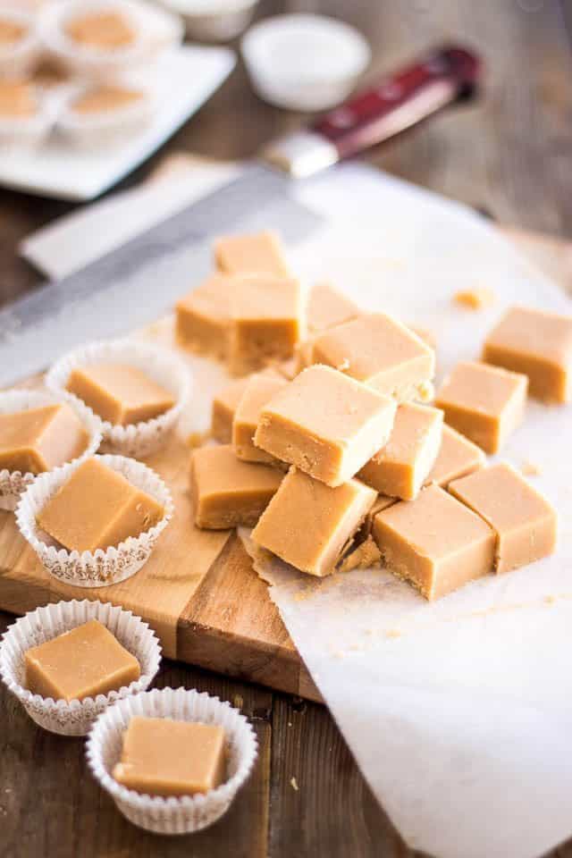 Paleo Toasted Coconut Fudge | thehealthyfoodie.com