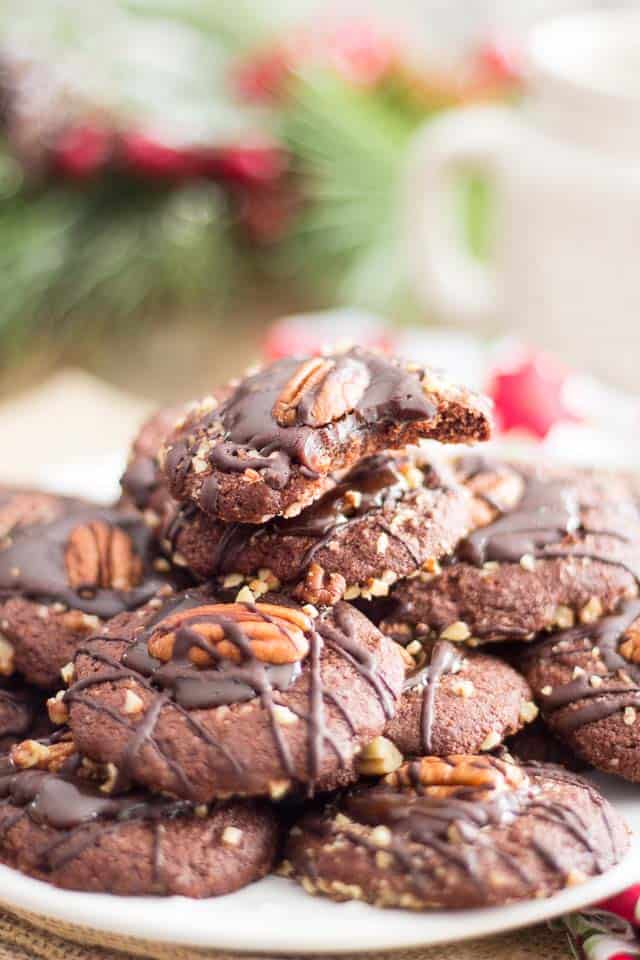 Chewy Turtles Cookies | thehealthyfoodie.com
