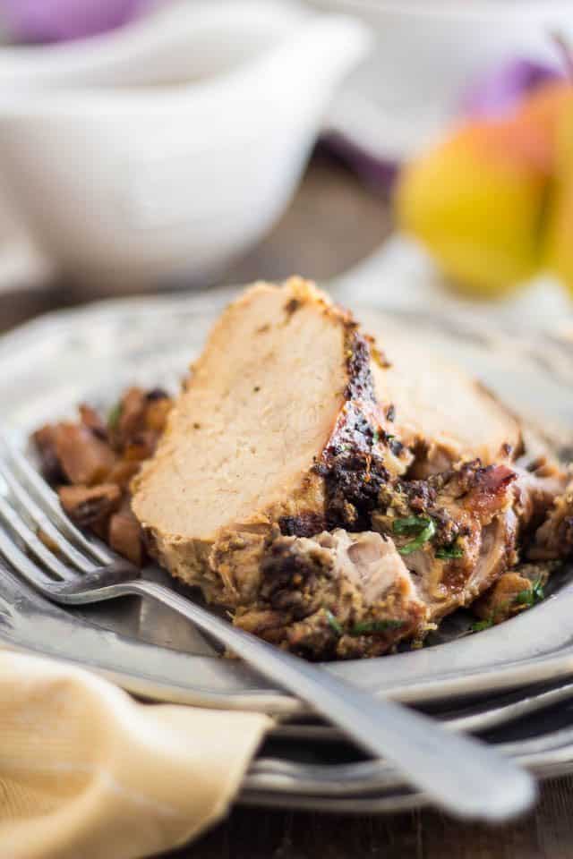 Slow Cooker Pork Loin Roast | thehealthyfoodie.com