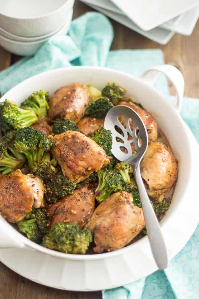  snabb och enkel Broccoli kyckling | thehealthyfoodie.com