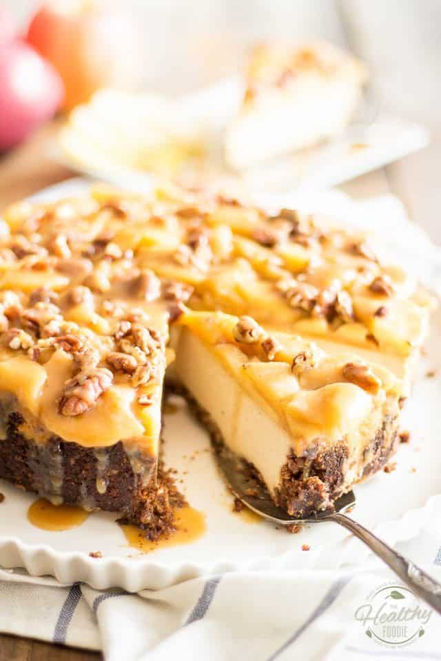 Maple Caramel Apple Cheesecake | thehealthyfoodie.com