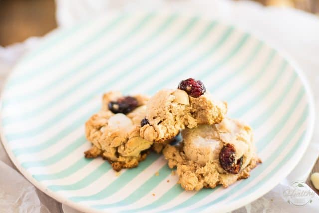 Macadamia Cranberry Cookies | thehealthyfoodie.com