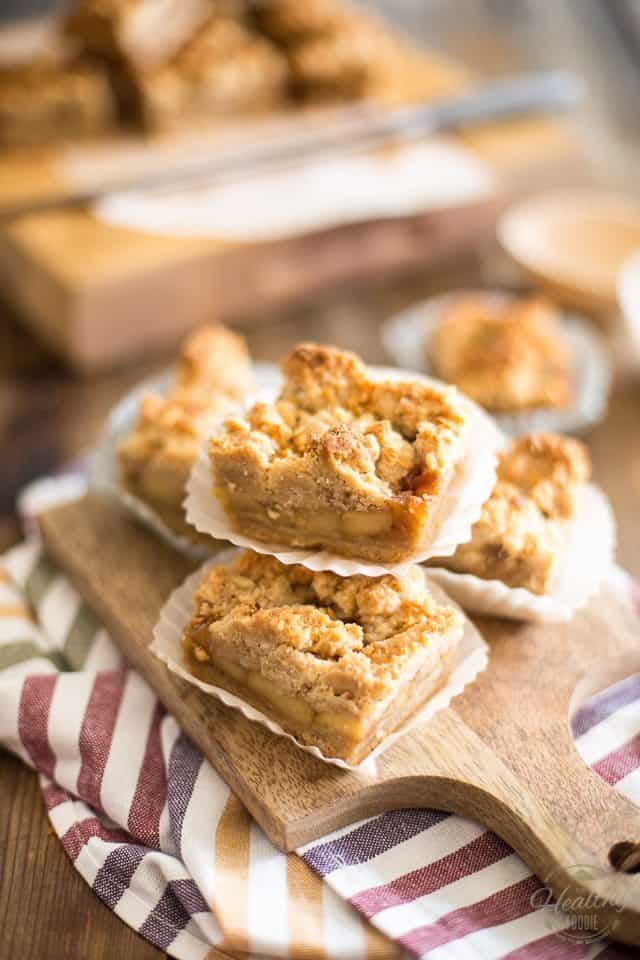 Apple Crumble Squares | thehealthyfoodie.com